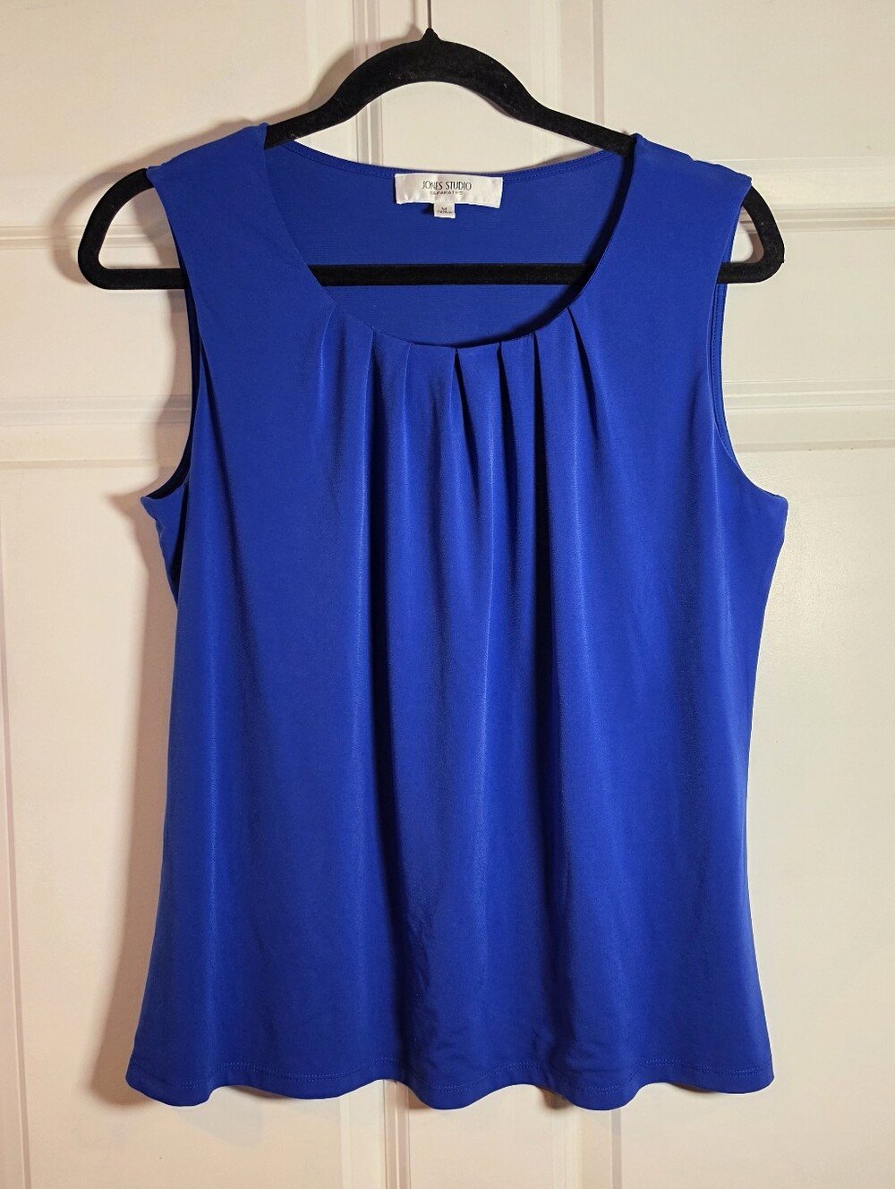 Jones Studio Sleeveless Pleated Scoop Neck Top - Royal Blue M